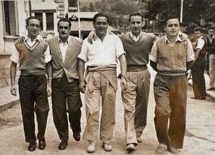 Ricardo Ibarretxe with friends and community